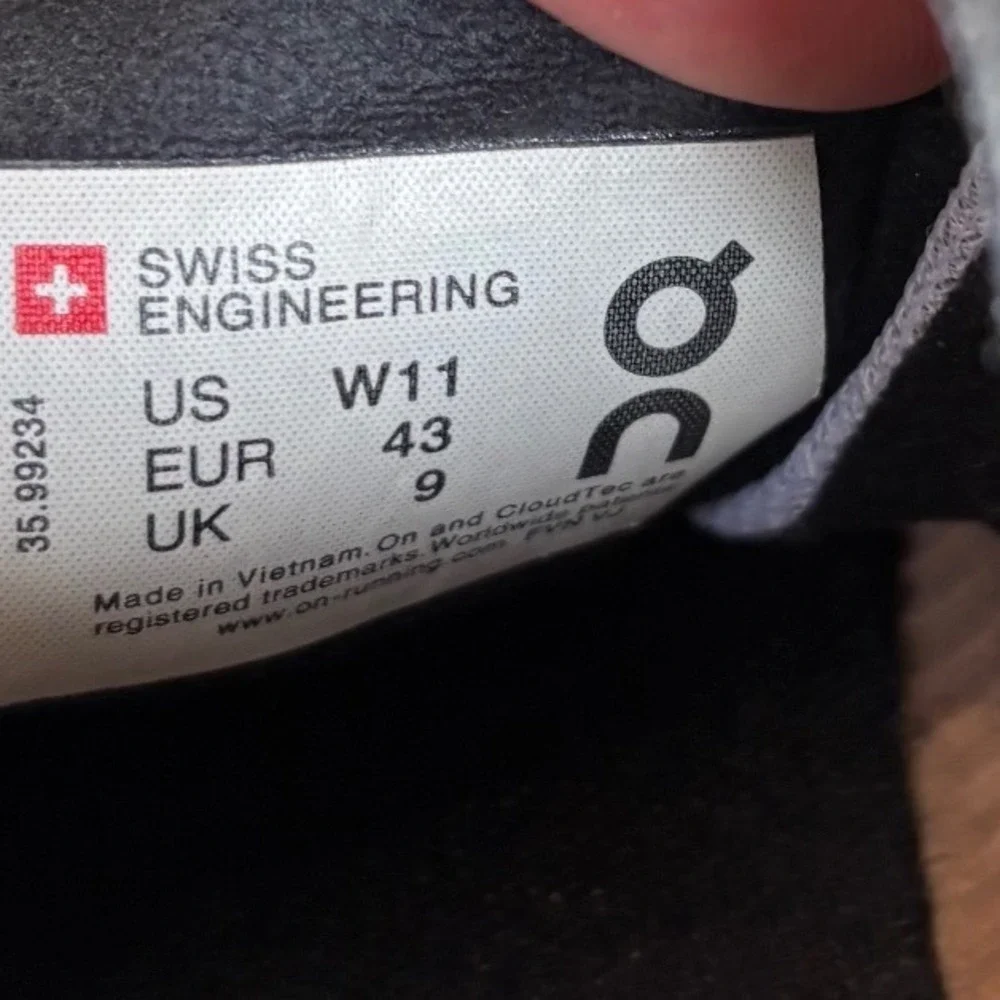 On Running brand running